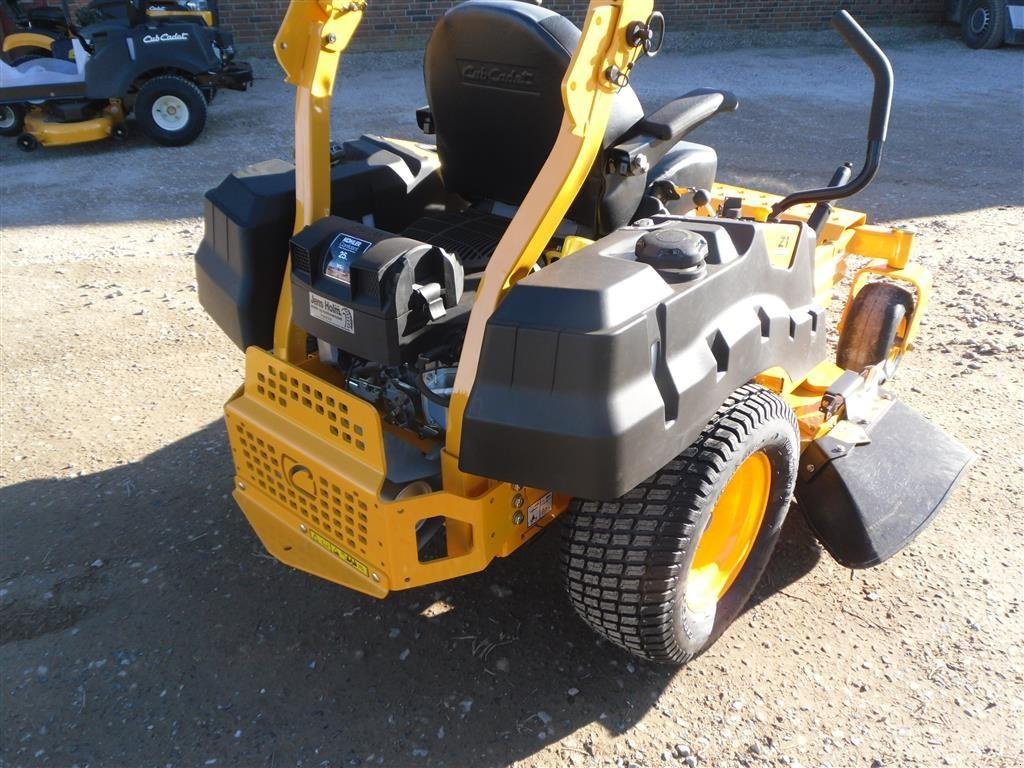 Sitzrasenmäher des Typs Cub Cadet PRO Z1 122 m/ svejst klippe-bord, Gebrauchtmaschine in Bjerringbro (Bild 5)