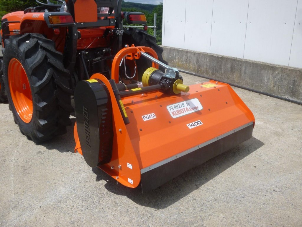 Schlegelmäher des Typs Kubota Puma1400  www.kubota.nrw, Neumaschine in Olpe (Bild 1)