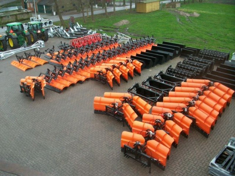 Schneepflug des Typs Sonstige Hofstede sneeuw schuif schuiver Hofstede sneeuw schuif schuiver A sneeuwschuif A sneeuwploeg, Neumaschine in Staphorst (Bild 1)