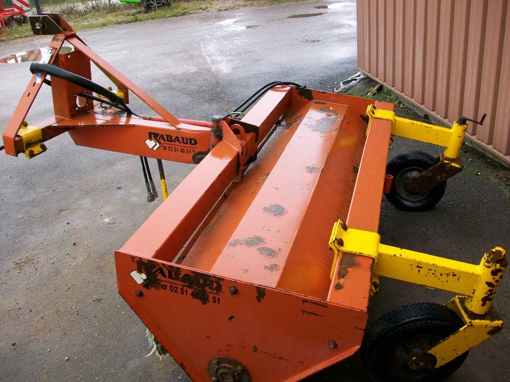 Traktor des Typs Rabaud 720A28, Gebrauchtmaschine in SAINT LOUP (Bild 1)