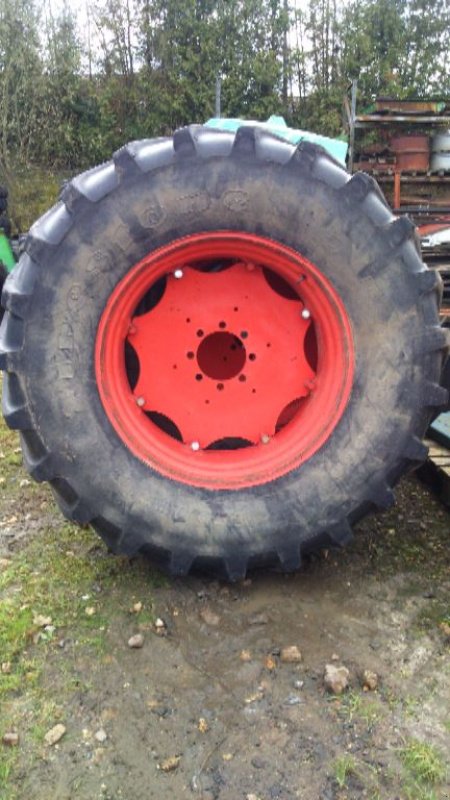 Komplettradsatz des Typs Firestone 540/65 r 28 radial 9000, Gebrauchtmaschine in BLESMES (Bild 2)