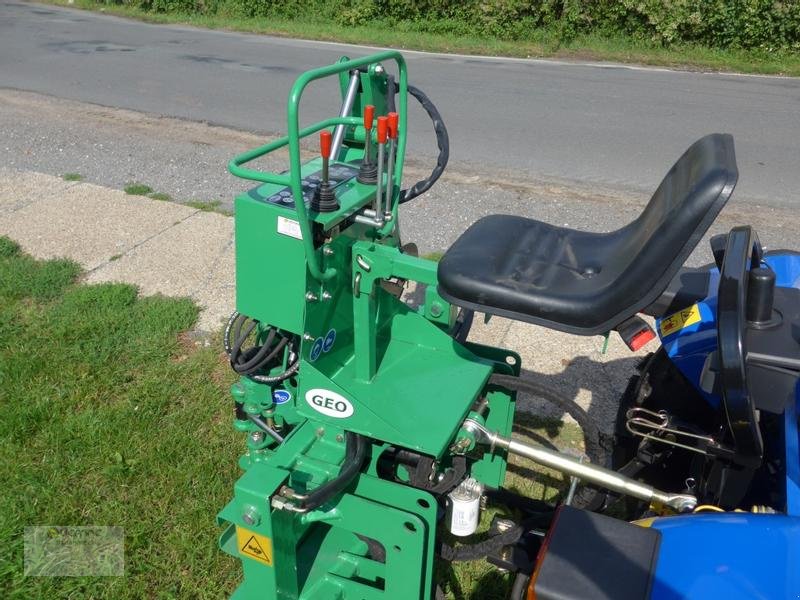 Bagger des Typs Geo BH5 Heckbagger Anbaubagger Bagger Neu Traktor, Neumaschine in Sülzetal OT Osterweddingen (Bild 3)