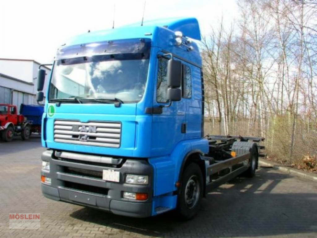 LKW des Typs MAN TGA 02 18.410 TGA2 Achs BDF- LKW, Gebrauchtmaschine in Schwebheim (Bild 2)