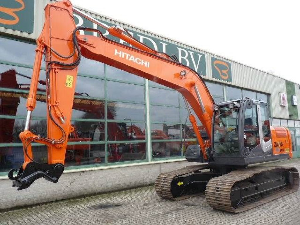 Kettenbagger des Typs Hitachi ZX 180 LC N-3, Gebrauchtmaschine in Roosendaal (Bild 4)