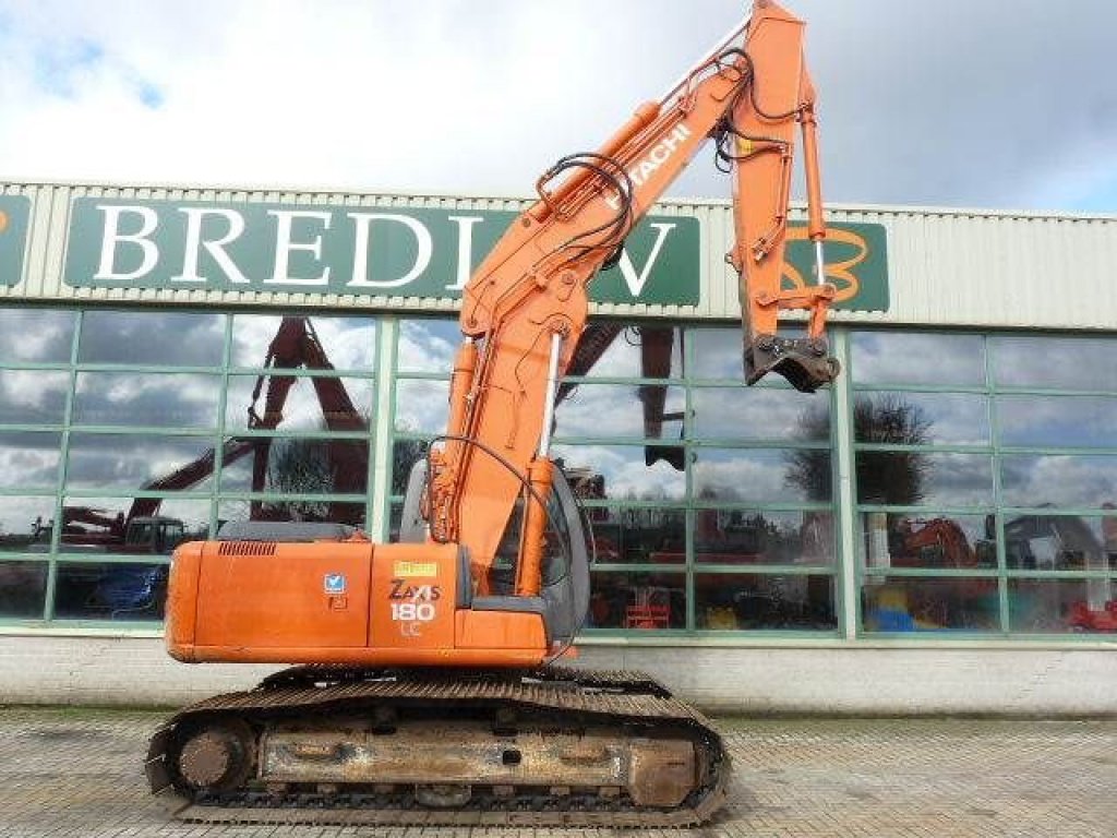 Kettenbagger des Typs Hitachi ZX 180 LC, Gebrauchtmaschine in Roosendaal (Bild 3)