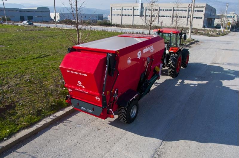 Futtermischwagen des Typs Minos Agri Futtermischwagen T-YYKM 10, Neumaschine in Münstermaifeld (Bild 10)