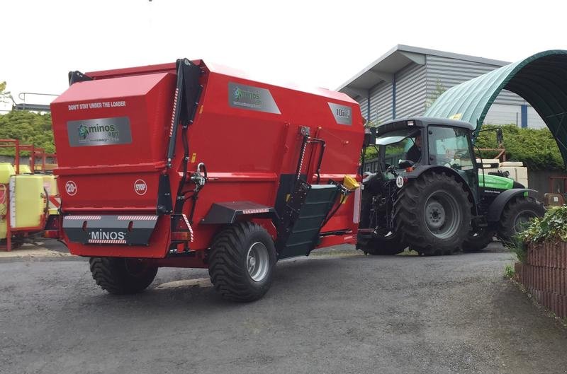 Futtermischwagen des Typs Minos Agri Futtermischwagen T-YYKM 10, Neumaschine in Münstermaifeld (Bild 1)