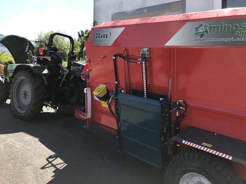 Futtermischwagen des Typs Minos Agri Futtermischwagen T-YYKM 8, Neumaschine in Münstermaifeld (Bild 3)