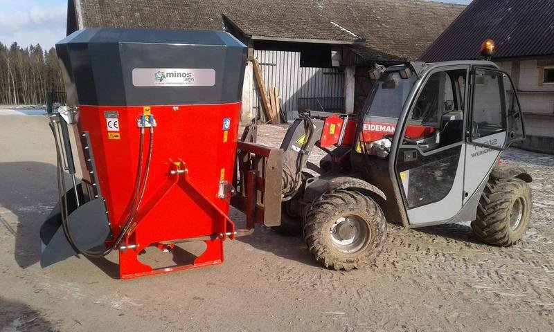 Futtermischwagen des Typs Minos Agri Futtermischwagen T-DYKM 2,0, Neumaschine in Münstermaifeld (Bild 3)