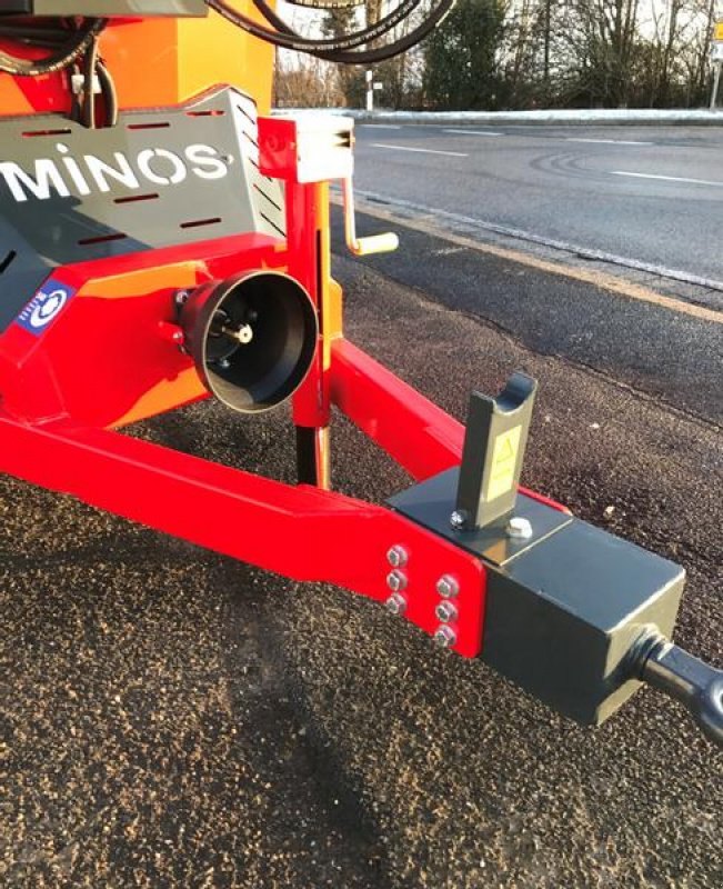 Futtermischwagen des Typs Minos Agri Futtermischwagen T-DYKM 2K, Neumaschine in Münstermaifeld (Bild 16)