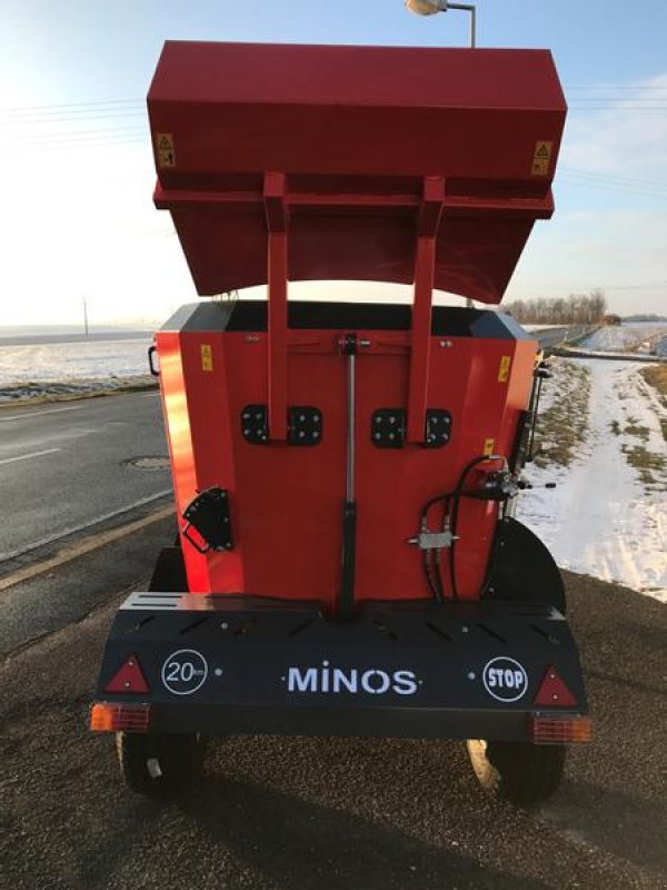 Futtermischwagen des Typs Minos Agri Futtermischwagen T-DYKM 2K, Neumaschine in Münstermaifeld (Bild 9)