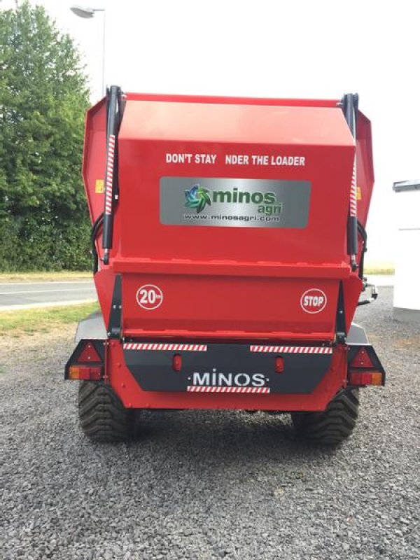 Futtermischwagen des Typs Minos Agri Futtermischwagen T-YYKM 12, Neumaschine in Münstermaifeld (Bild 9)