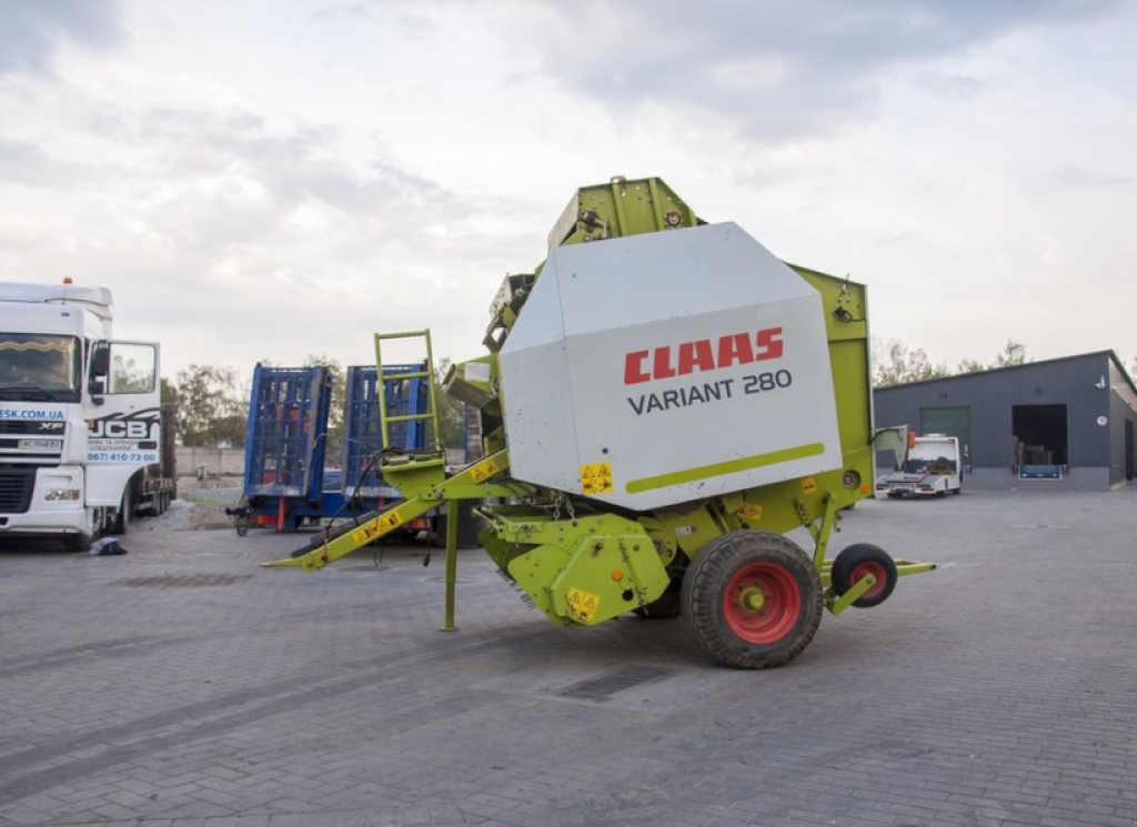 Rundballenpresse des Typs CLAAS Variant 280,  in Житомир (Bild 3)