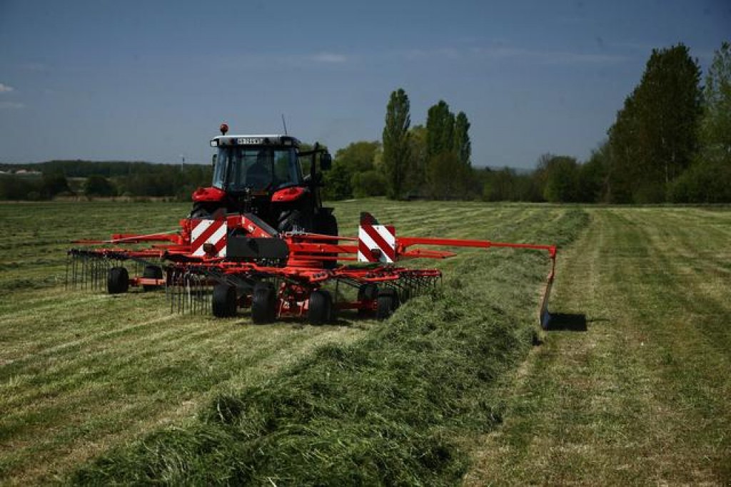 Schwader des Typs Nordsten GA 7932,  in Луцьк (Bild 1)