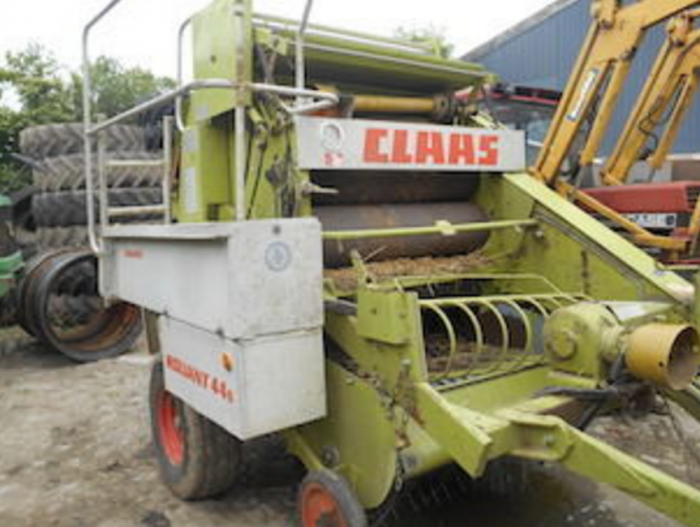 Rundballenpresse des Typs CLAAS Rollant 44S,  in Струмівка (Bild 2)