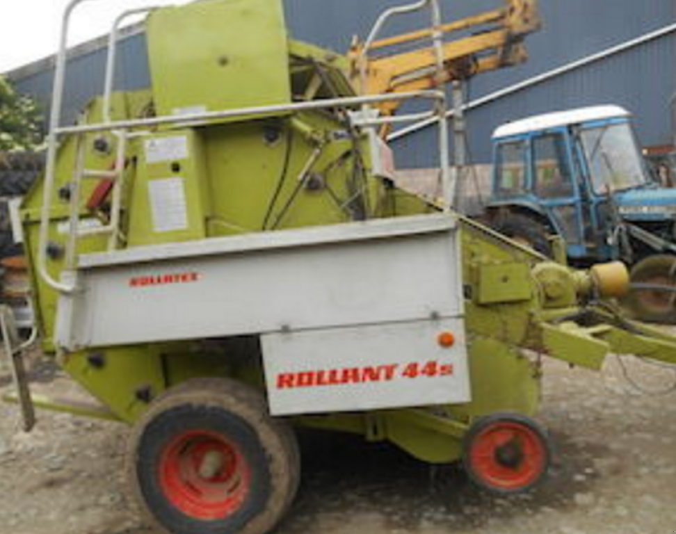 Rundballenpresse des Typs CLAAS Rollant 44S,  in Струмівка (Bild 1)