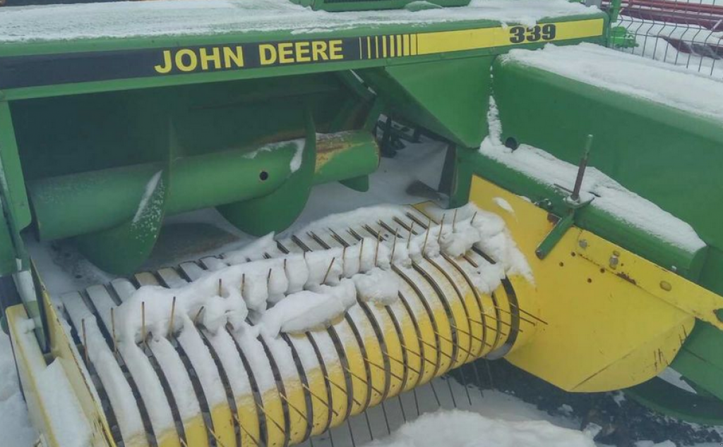 Hochdruckpresse des Typs John Deere 339,  in Струмівка (Bild 6)