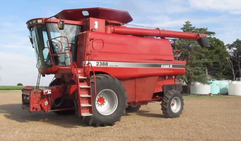 Oldtimer-Mähdrescher des Typs Case IH Axial Flow 2388, Neumaschine in Нова Одеса (Bild 1)