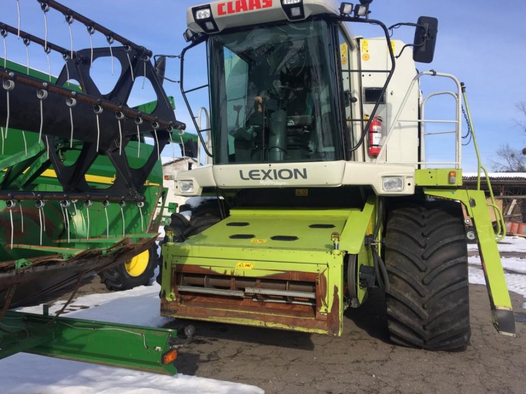 Oldtimer-Mähdrescher des Typs CLAAS Lexion 460 Evolution, Neumaschine in Золочів (Bild 2)