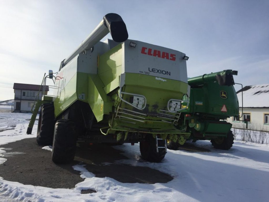 Oldtimer-Mähdrescher des Typs CLAAS Lexion 460 Evolution, Neumaschine in Золочів (Bild 3)