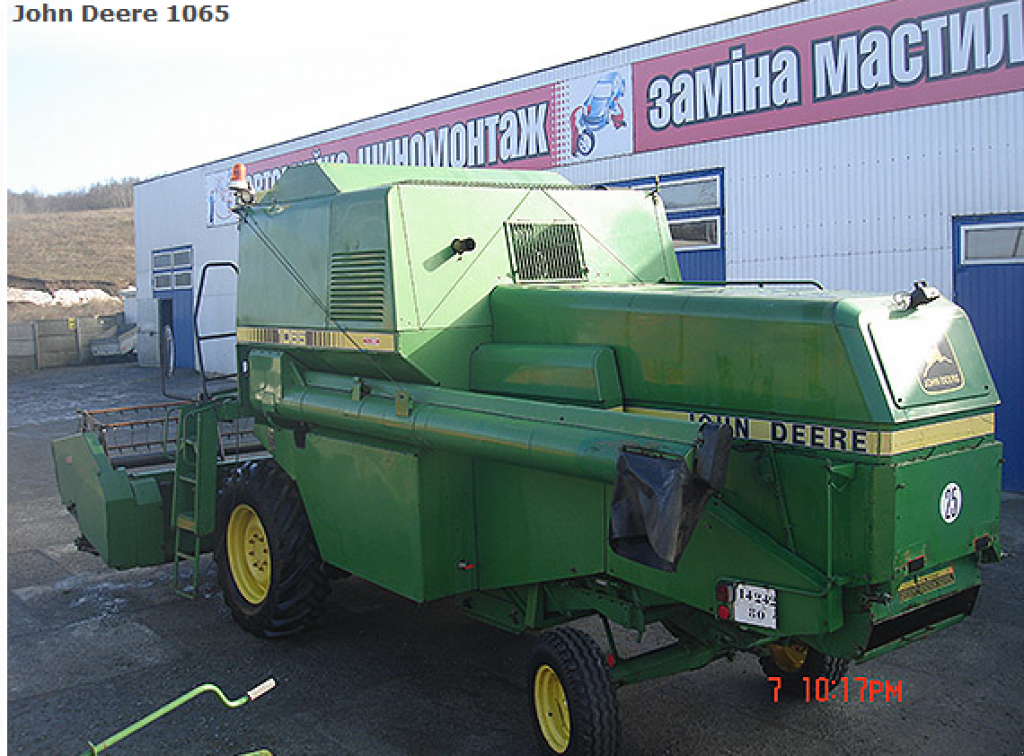 Oldtimer-Mähdrescher des Typs John Deere 1065, Neumaschine in Рівне (Bild 5)