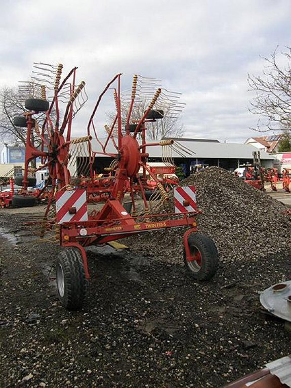 Schwader des Typs Niemeyer Twin 715S,  in Рівне (Bild 3)