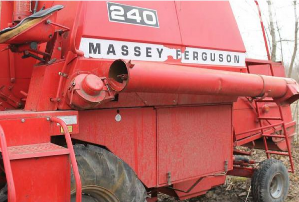 Oldtimer-Mähdrescher des Typs Massey Ferguson 240, Neumaschine in Луцьк (Bild 2)