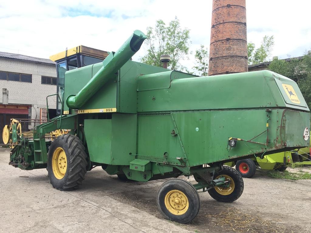 Oldtimer-Mähdrescher des Typs John Deere 955, Neumaschine in Ковель (Bild 3)