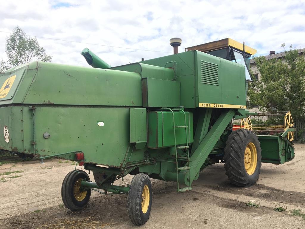 Oldtimer-Mähdrescher des Typs John Deere 955, Neumaschine in Ковель (Bild 2)