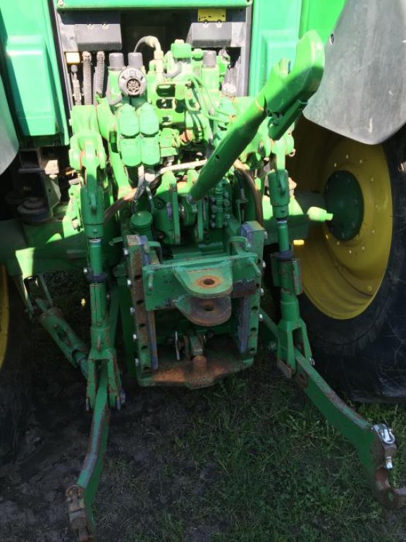 Oldtimer-Traktor des Typs John Deere 6620, Neumaschine in Ковель (Bild 4)