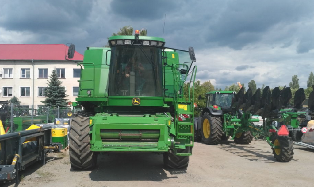 Oldtimer-Mähdrescher des Typs John Deere 9680 WTS, Neumaschine in Київ (Bild 3)