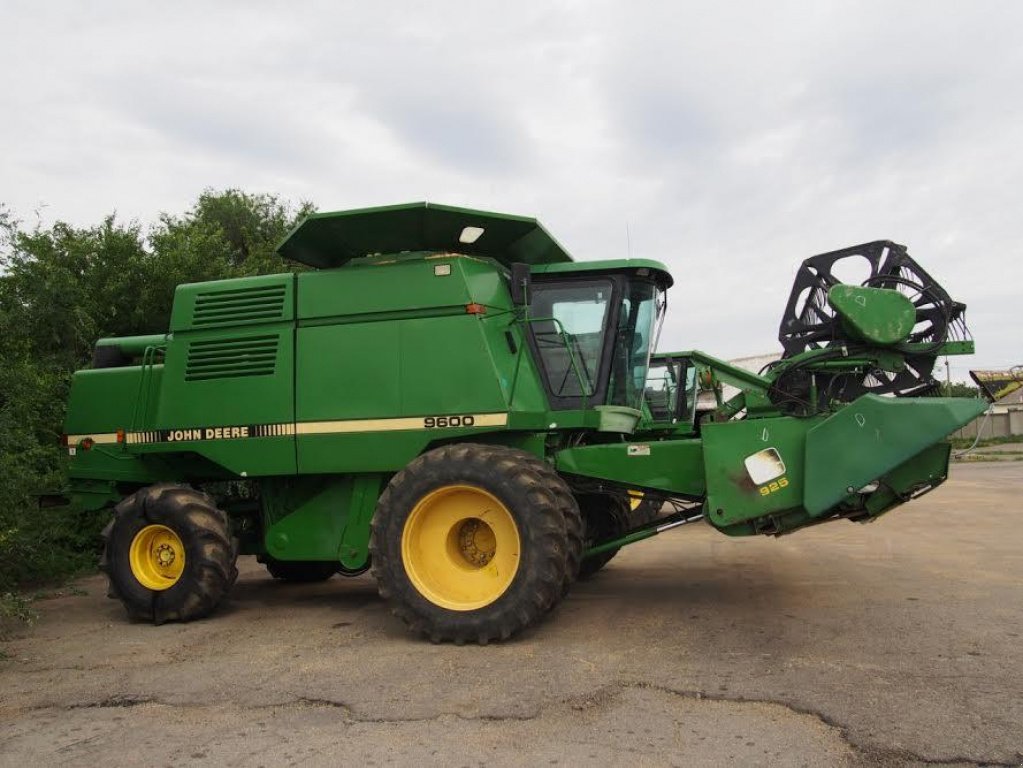 Oldtimer-Mähdrescher des Typs John Deere 9600, Neumaschine in Не обрано (Bild 2)