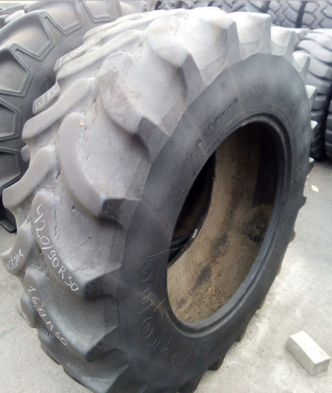 Reifen des Typs Firestone 16.90-30.00,  in Житомир (Bild 1)