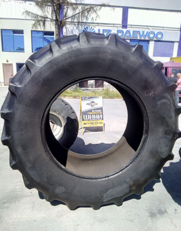 Reifen des Typs GoodYear 710/70R42,  in Житомир (Bild 3)