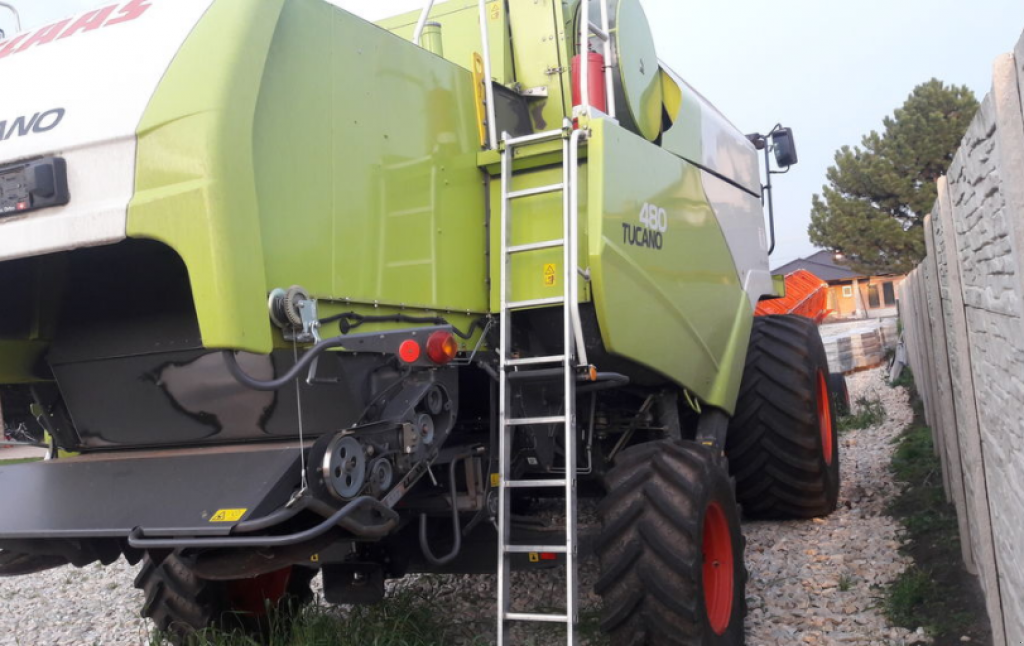 Oldtimer-Mähdrescher des Typs CLAAS Tucano 480, Neumaschine in Ужгород (Bild 4)