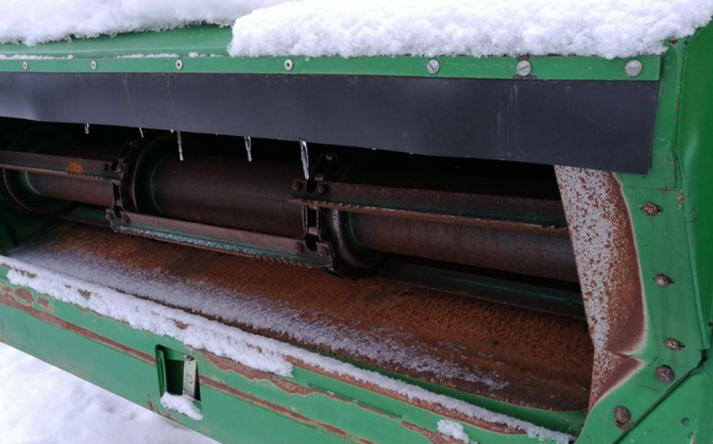 Oldtimer-Mähdrescher des Typs John Deere T670, Neumaschine in Рівне (Bild 7)