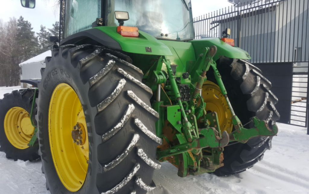 Oldtimer-Traktor des Typs John Deere 8100, Neumaschine in Тернопіль (Bild 8)