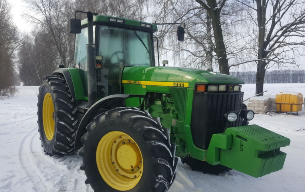 Oldtimer-Traktor des Typs John Deere 8100, Neumaschine in Тернопіль (Bild 1)