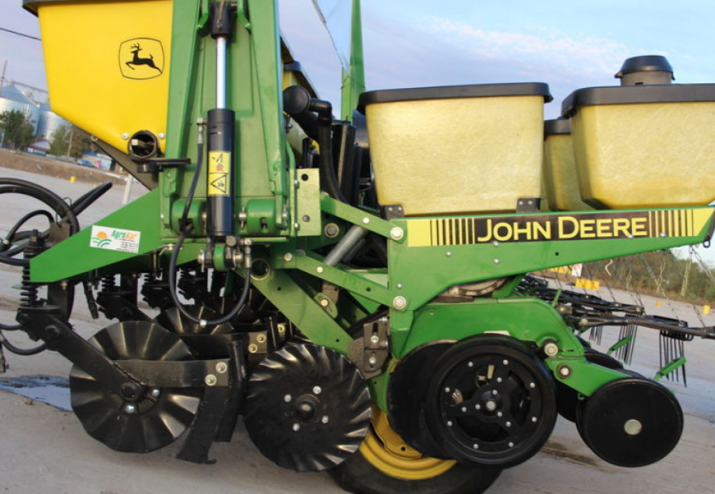 Direktsaatmaschine des Typs John Deere 7000,  in Кіровоград (Bild 6)