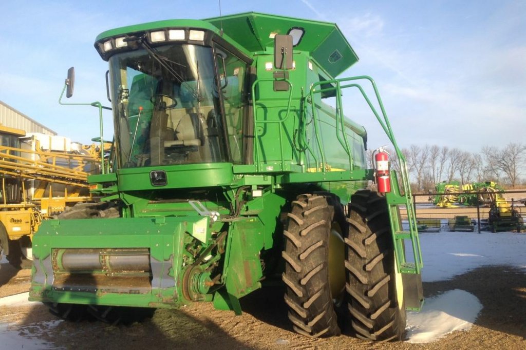 Oldtimer-Mähdrescher des Typs John Deere 9650 STS, Neumaschine in Київ (Bild 1)