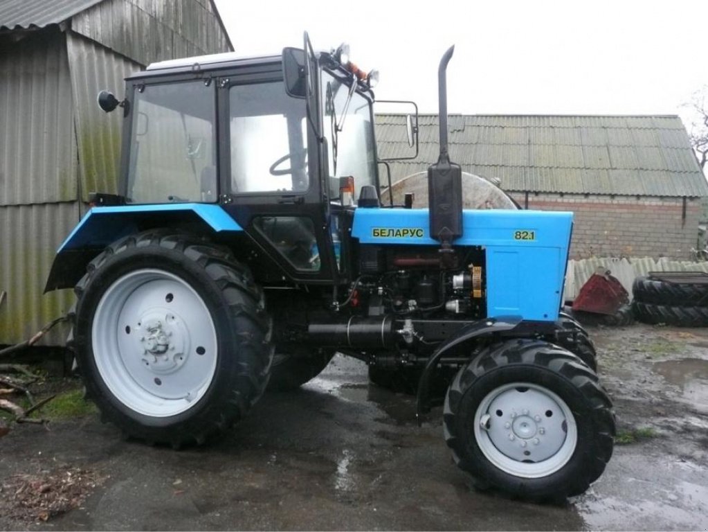 Oldtimer-Traktor des Typs Belarus Беларус-82.1, Neumaschine in Не обрано (Bild 2)