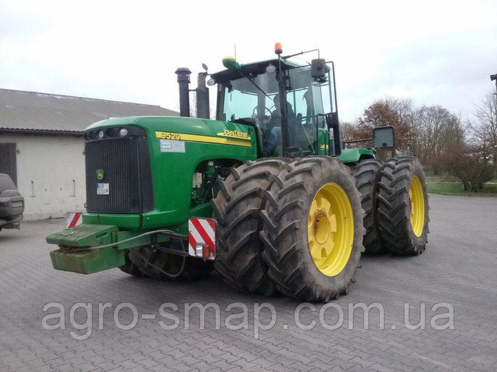 Oldtimer-Traktor des Typs John Deere 9520, Neumaschine in Горохів (Bild 1)