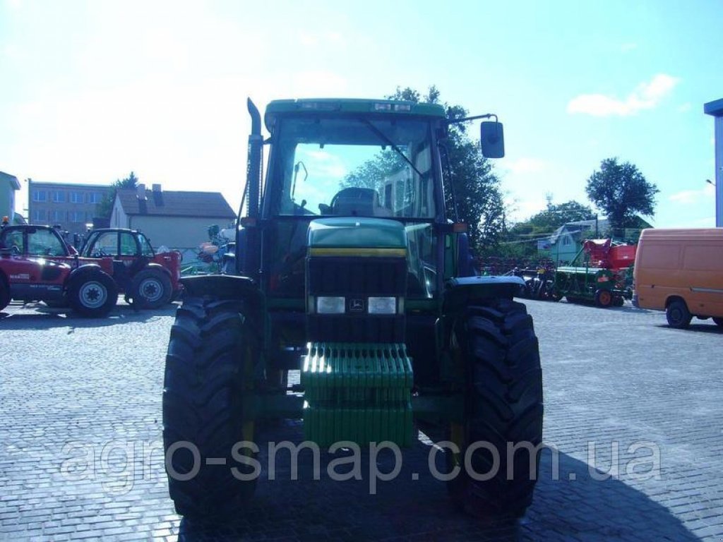 Oldtimer-Traktor des Typs John Deere 6800, Neumaschine in Горохів (Bild 5)