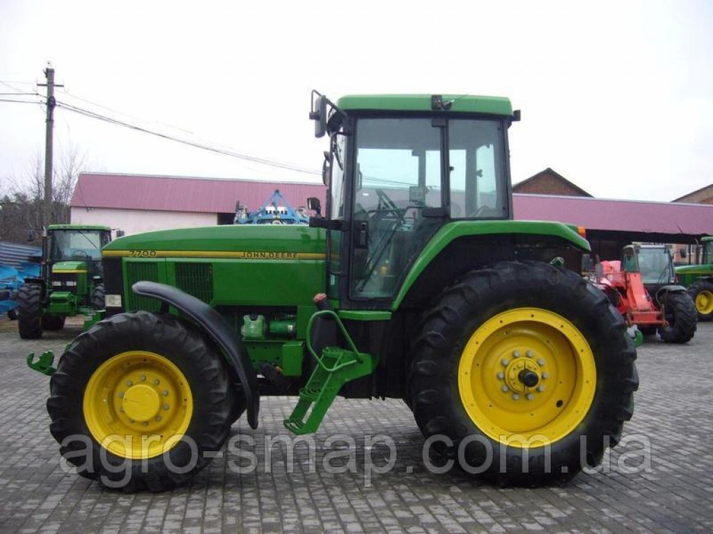 Oldtimer-Traktor des Typs John Deere 7700,  in Горохів (Bild 10)