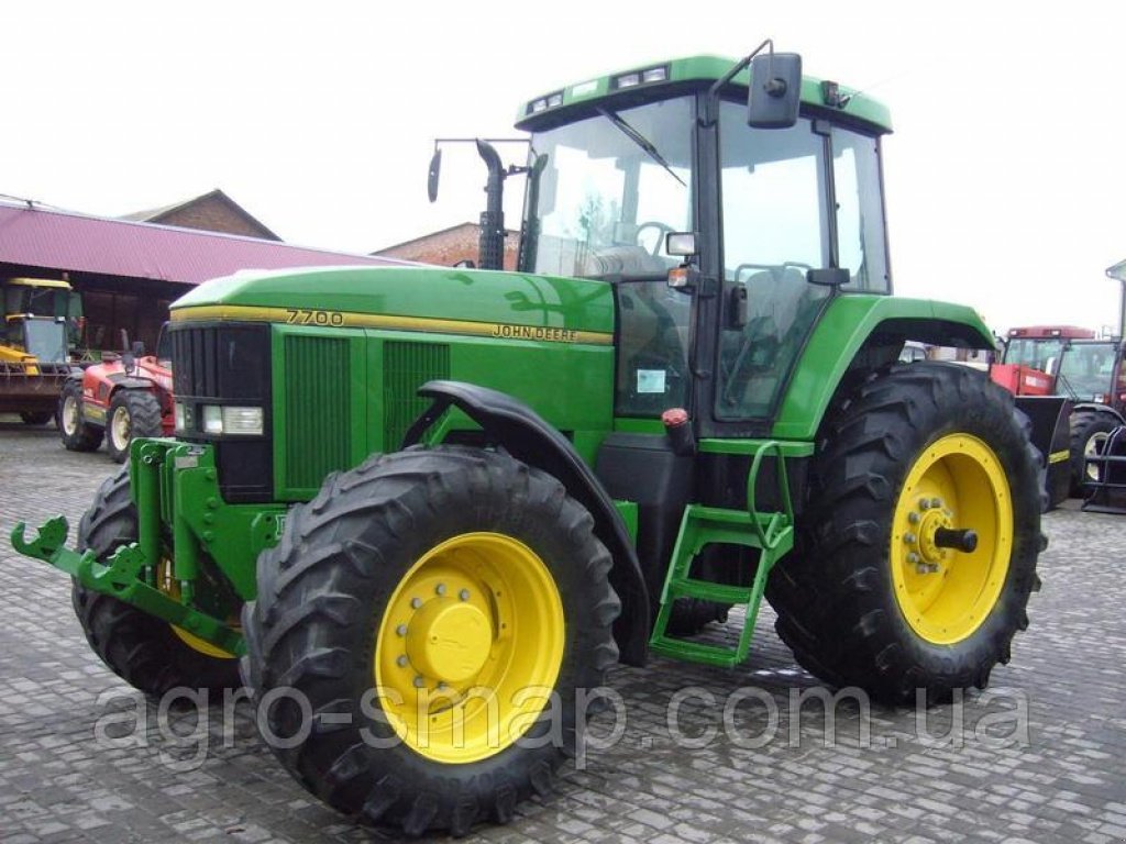 Oldtimer-Traktor des Typs John Deere 7700,  in Горохів (Bild 9)