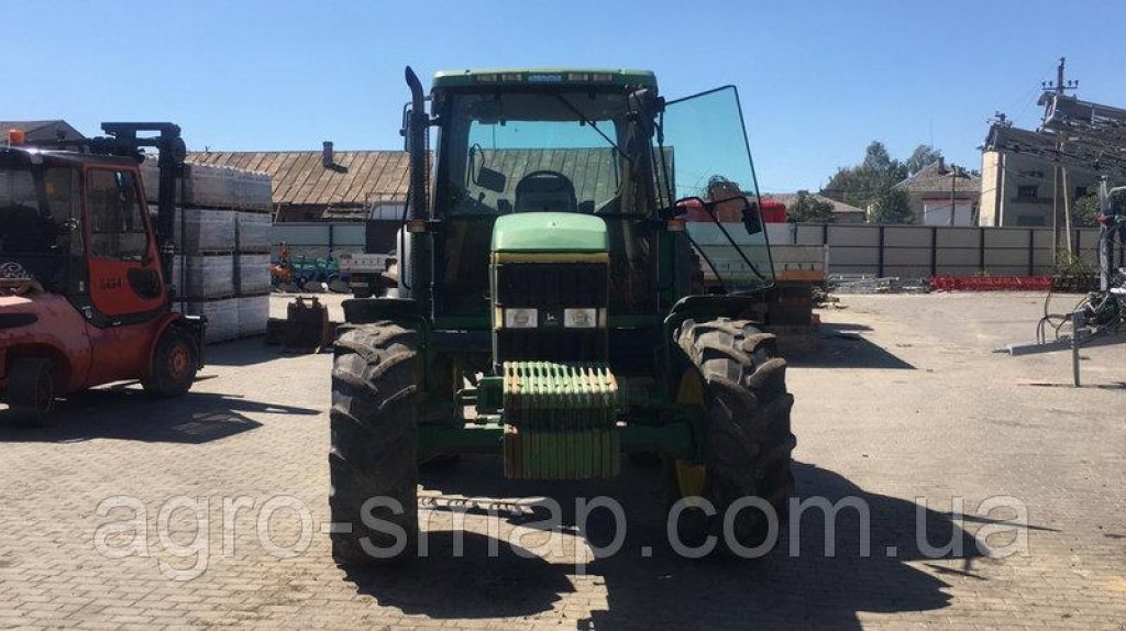 Oldtimer-Traktor des Typs John Deere 6600, Neumaschine in Горохів (Bild 5)