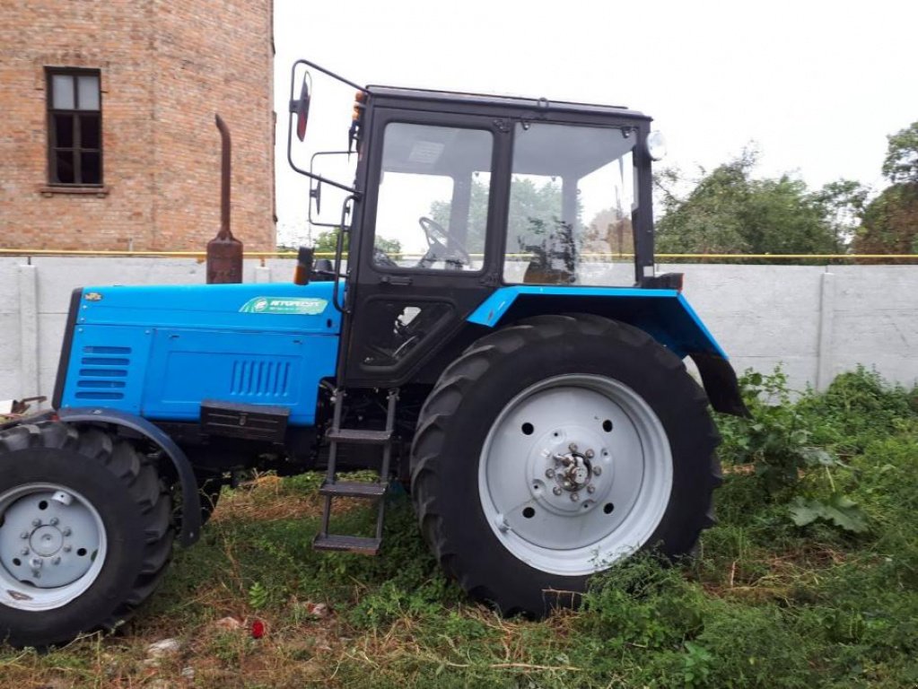 Oldtimer-Traktor des Typs Belarus Беларус-920, Neumaschine in Черкаси (Bild 3)