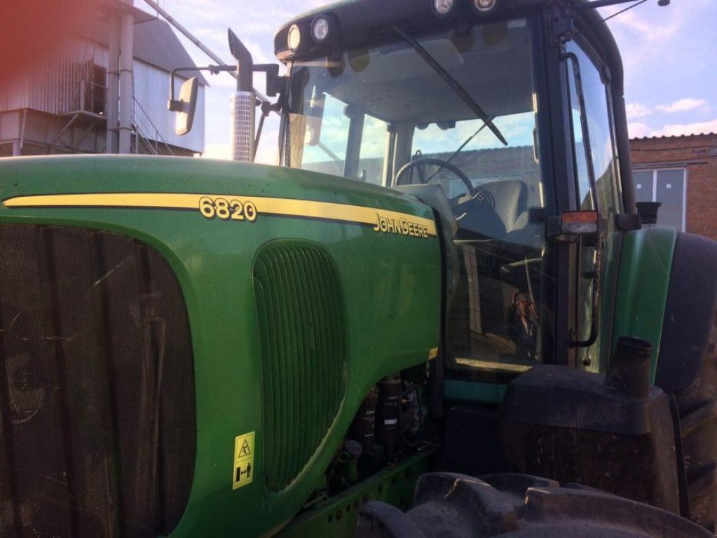 Oldtimer-Traktor des Typs John Deere 6820, Neumaschine in Рівне (Bild 7)