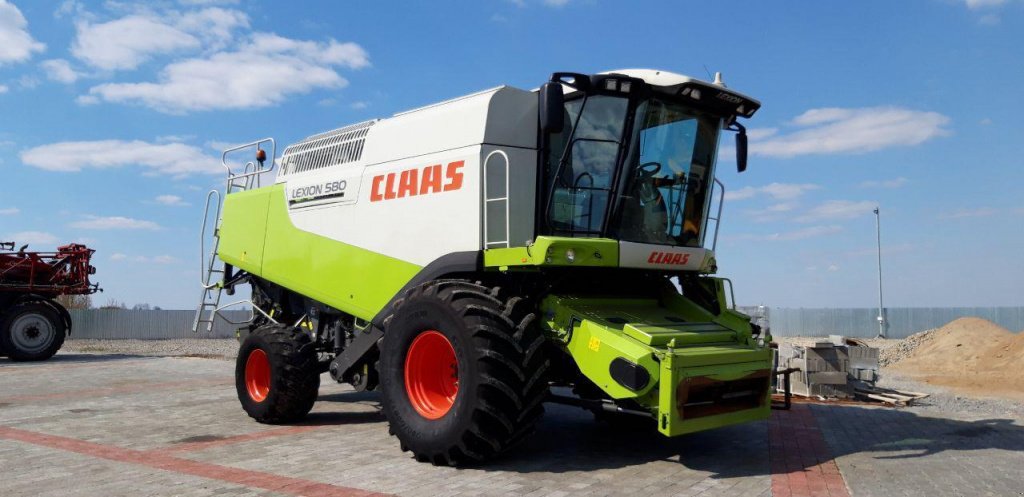 Oldtimer-Mähdrescher des Typs CLAAS Lexion 580, Neumaschine in Рівне (Bild 1)