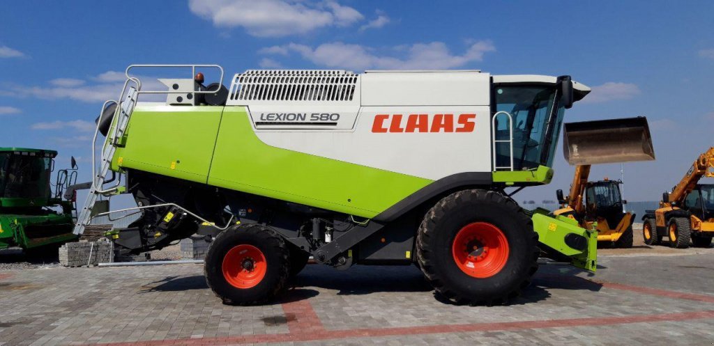 Oldtimer-Mähdrescher des Typs CLAAS Lexion 580, Neumaschine in Рівне (Bild 4)